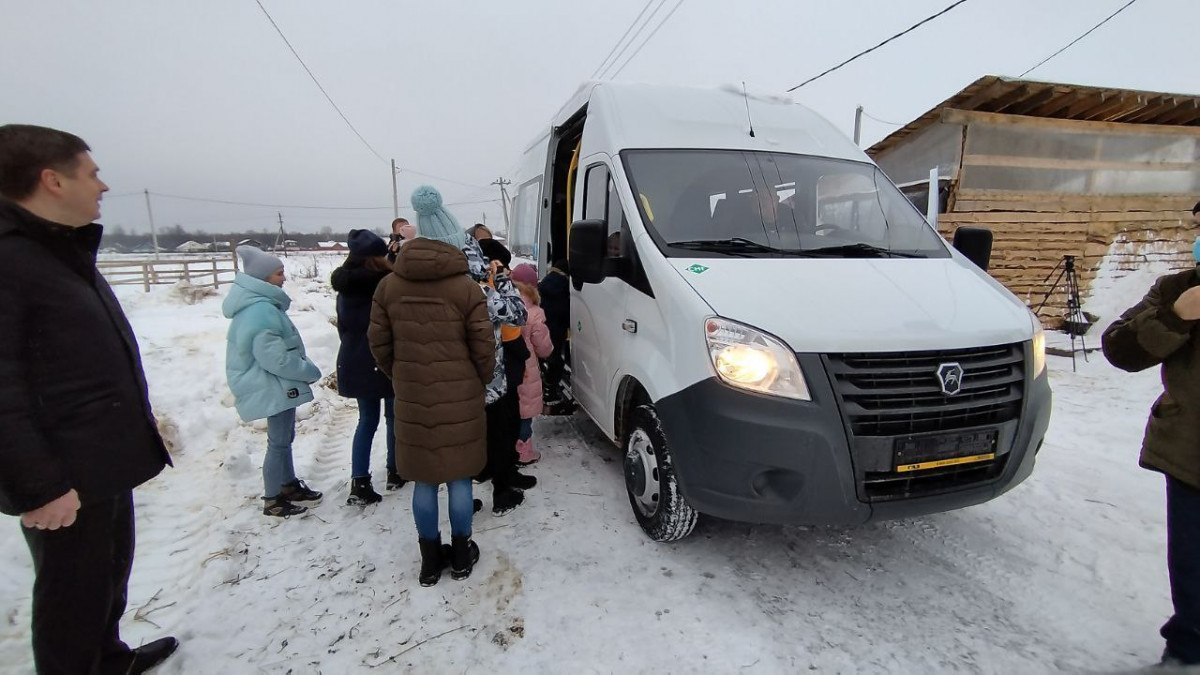 Многодетной семье из Балахнинского района подарили автомобиль