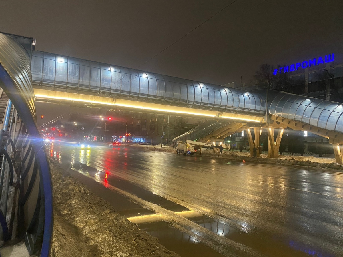 Архитектурная подсветка появилась на двух надземных переходах в Нижнем Новгороде