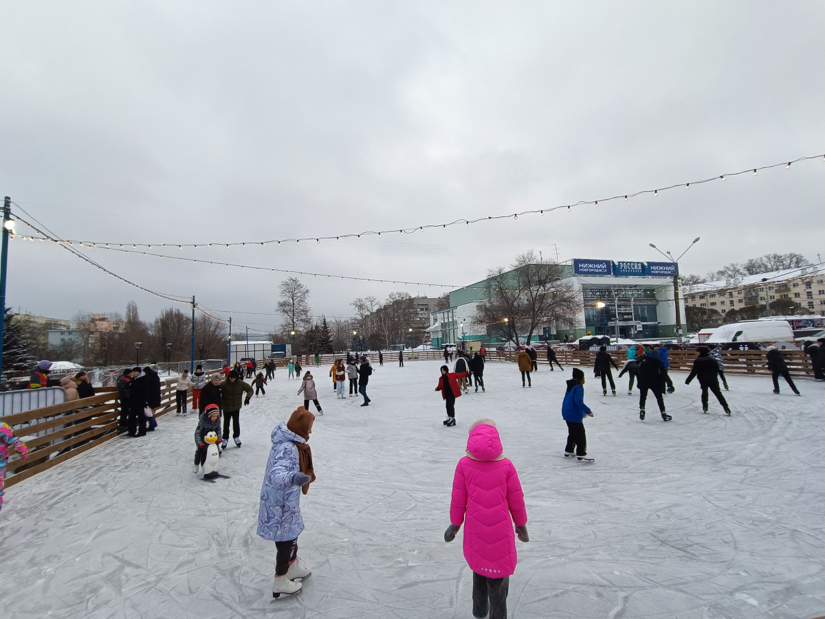 Более 12 тысяч нижегородцев приняли участие в массовых катаниях на коньках и лыжах во время праздников