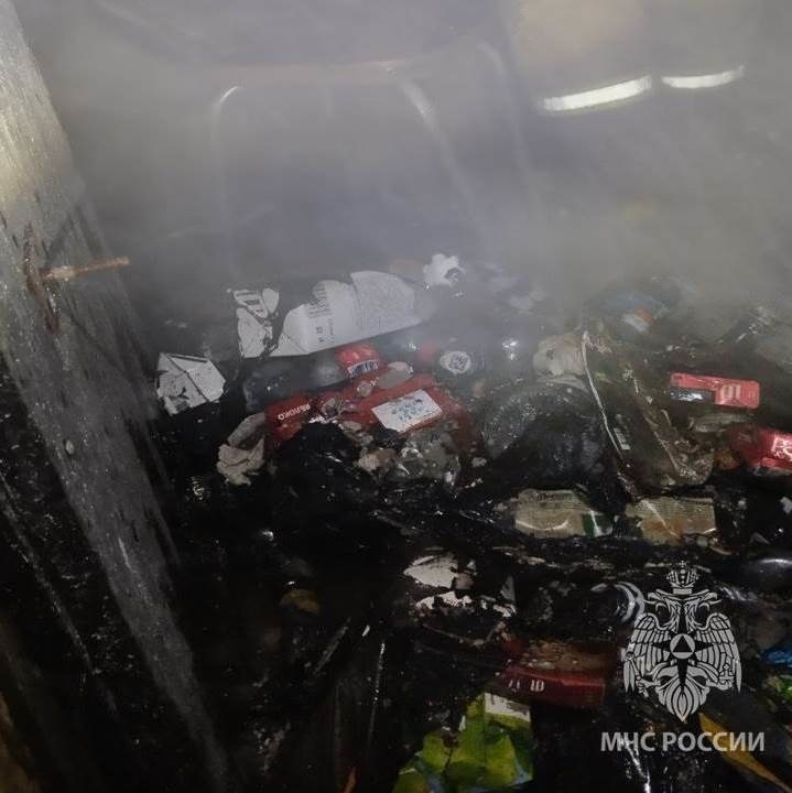 Два человека погибли на пожаре на Бору