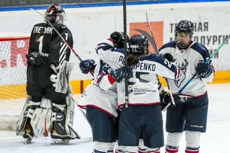 Нижегородские хоккеистки «Торпедо» снова обыграли «Белых медведиц»