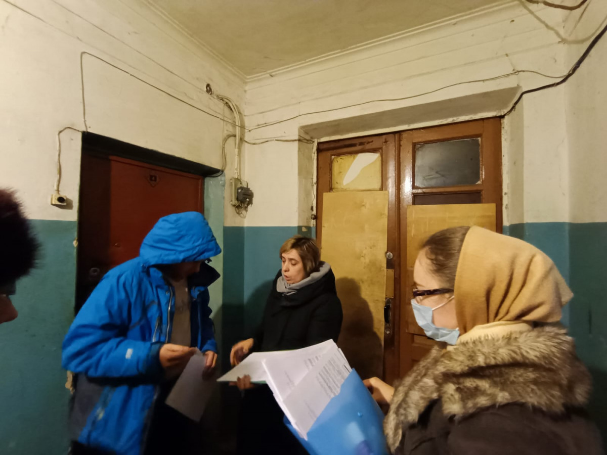 Варианты переселения предложили жителям аварийного дома № 8 по улице Сутырина в Нижнем Новгороде