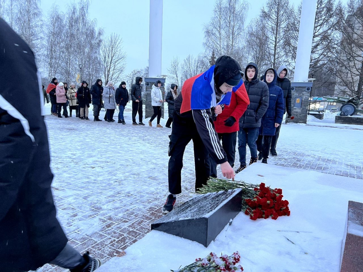 Нижегородские студенты провели акцию к 80-летию победы в Сталинградской битве