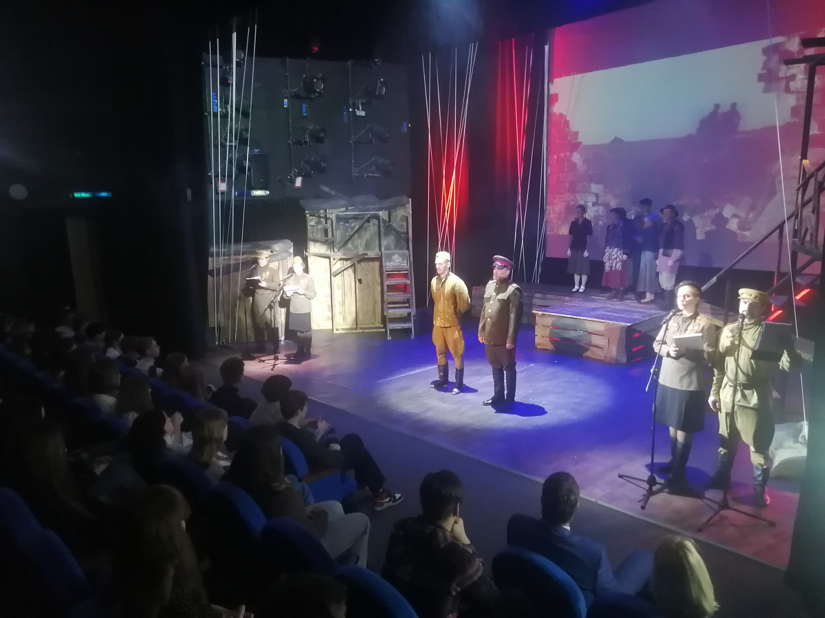 Театр «Вера» поставил спектакль «Нам жить и помнить…» к юбилею победы в Сталинградской битве