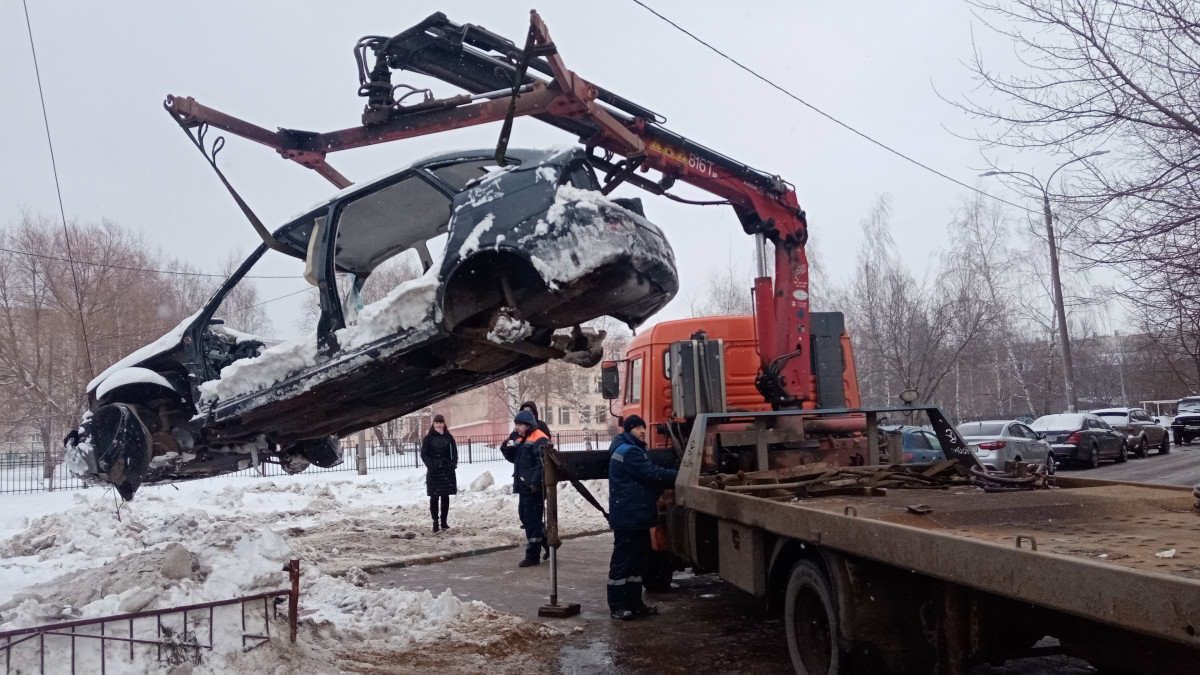 Поиск брошенных автомобилей