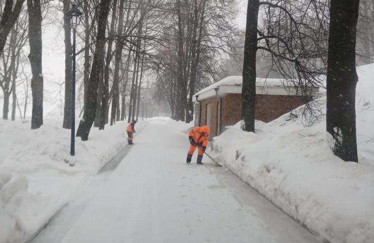 Нижегородские дорожники и коммунальщики работают в усиленном режиме в связи со снегопадом