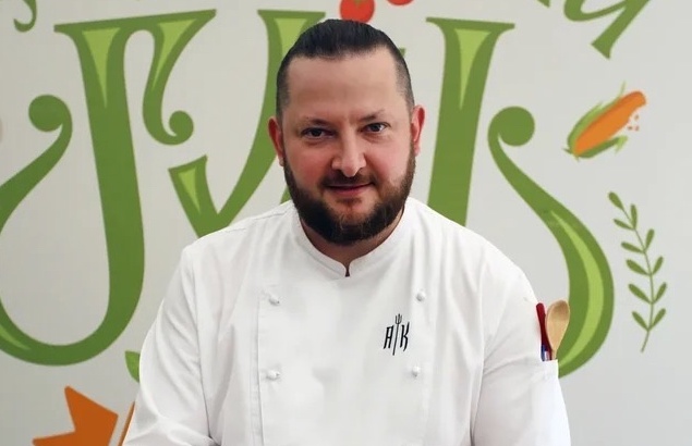 Нижегородский шеф-повар Андрей Сулима победил в спецвыпуске шоу «Молодые ножи»