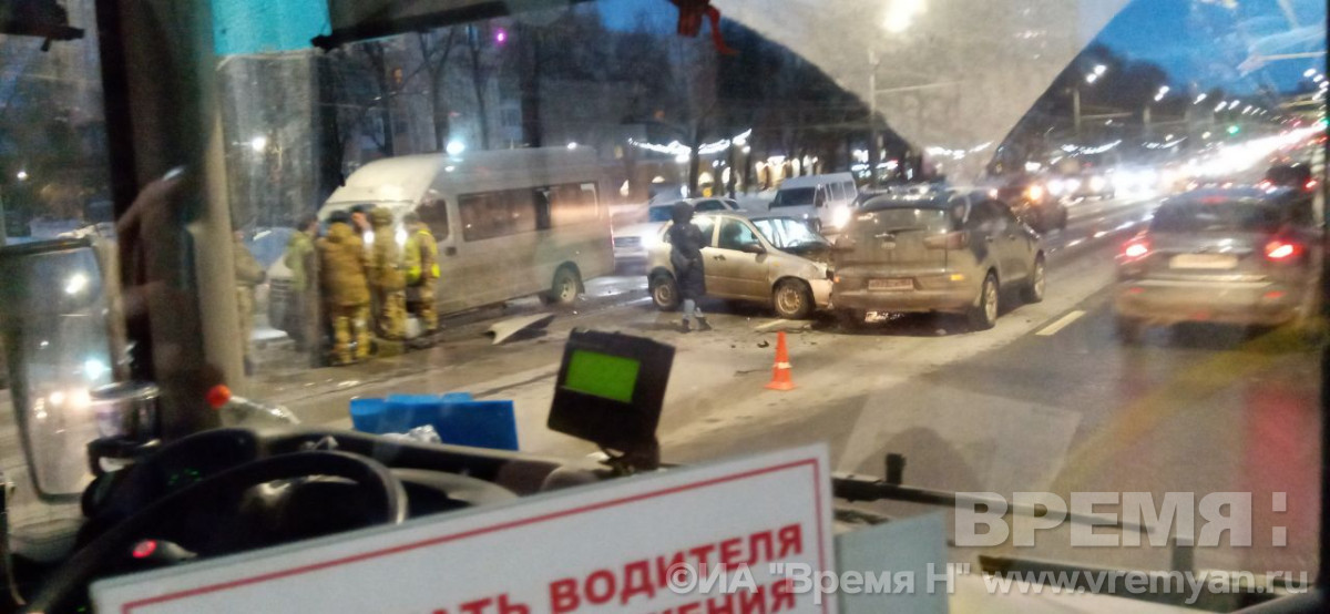 Массовое ДТП парализовало движение на проспекте Гагарина в Нижнем Новгороде
