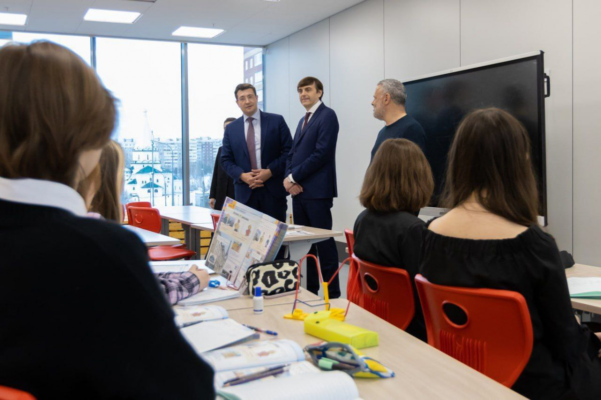 Глеб Никитин и Сергей Кравцов посетили корпус «Школы 800 ...