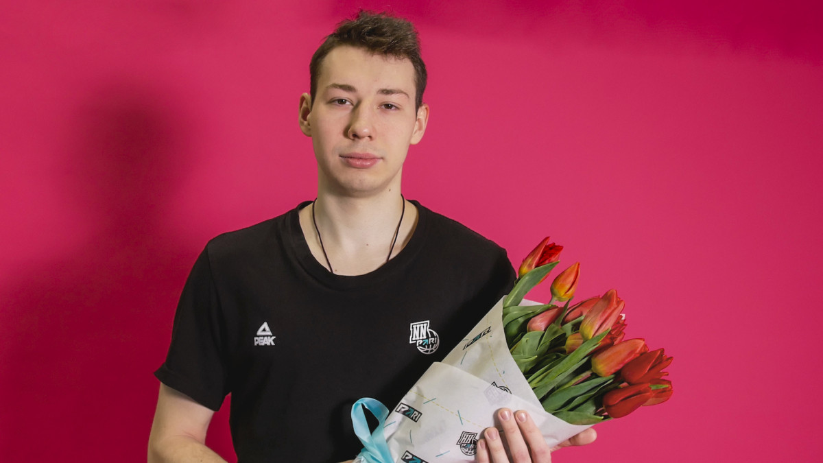 На матче «Пари НН» — УНИКС всем девушкам вручат цветы от баскетболистов