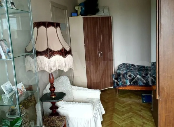 Однокомнатную квартиру продают за 326 млн рублей в Автозаводском районе