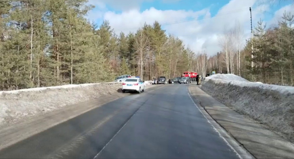 Массовая авария произошла в Володарском районе 13 марта