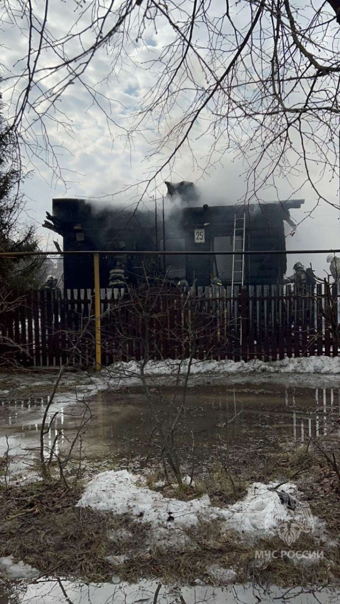 Частный дом горел в поселке Гнилицы на Автозаводе