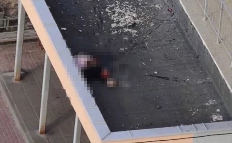 Девушка разбилась при падении с 12-го этажа на Бурнаковке (18+)
