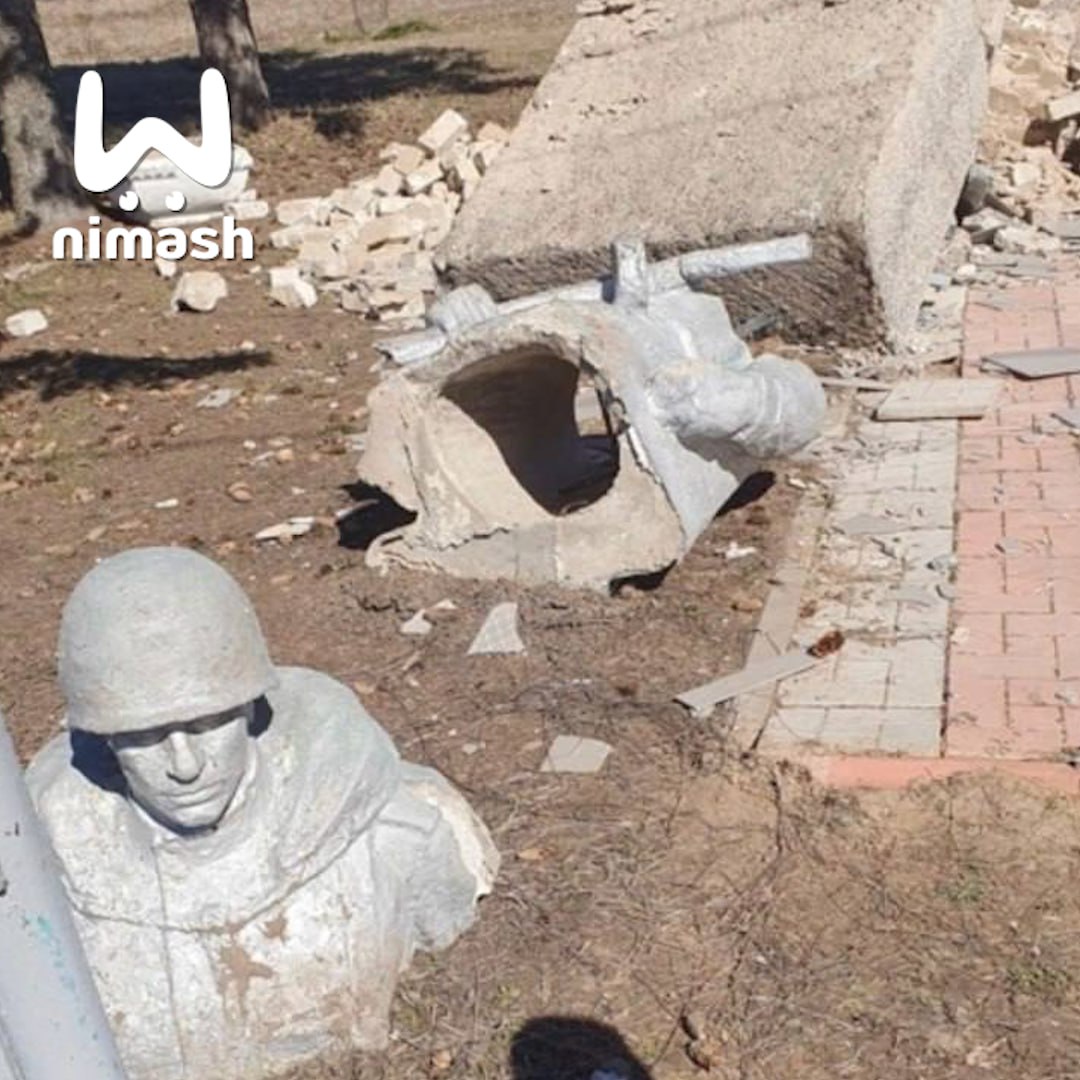 Разрушенный памятник в Тонкине обещают восстановить в ближайшее время
