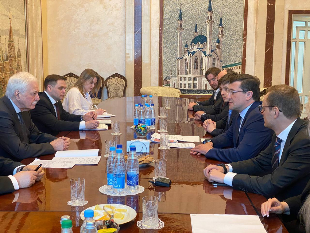 Никитин провел рабочую встречу с чрезвычайным и полномочным послом РФ в республике Беларусь Грызловым