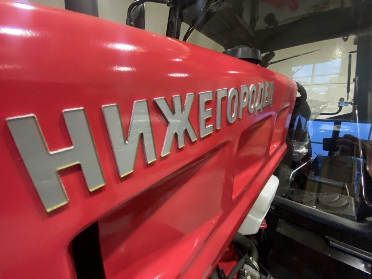 Трактор «Нижегородец» представили Глебу Никитину в Минске