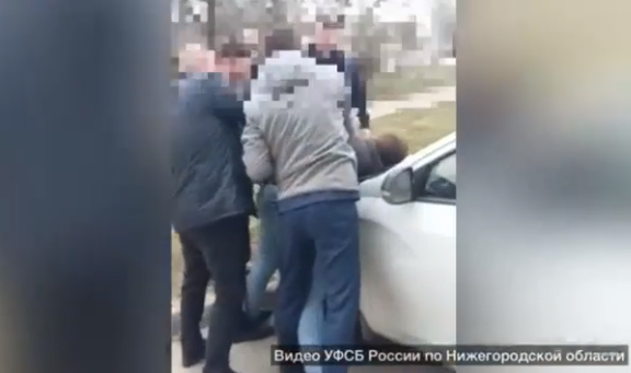 Опубликовано видео задержания полицейских-взяточников в Кстове