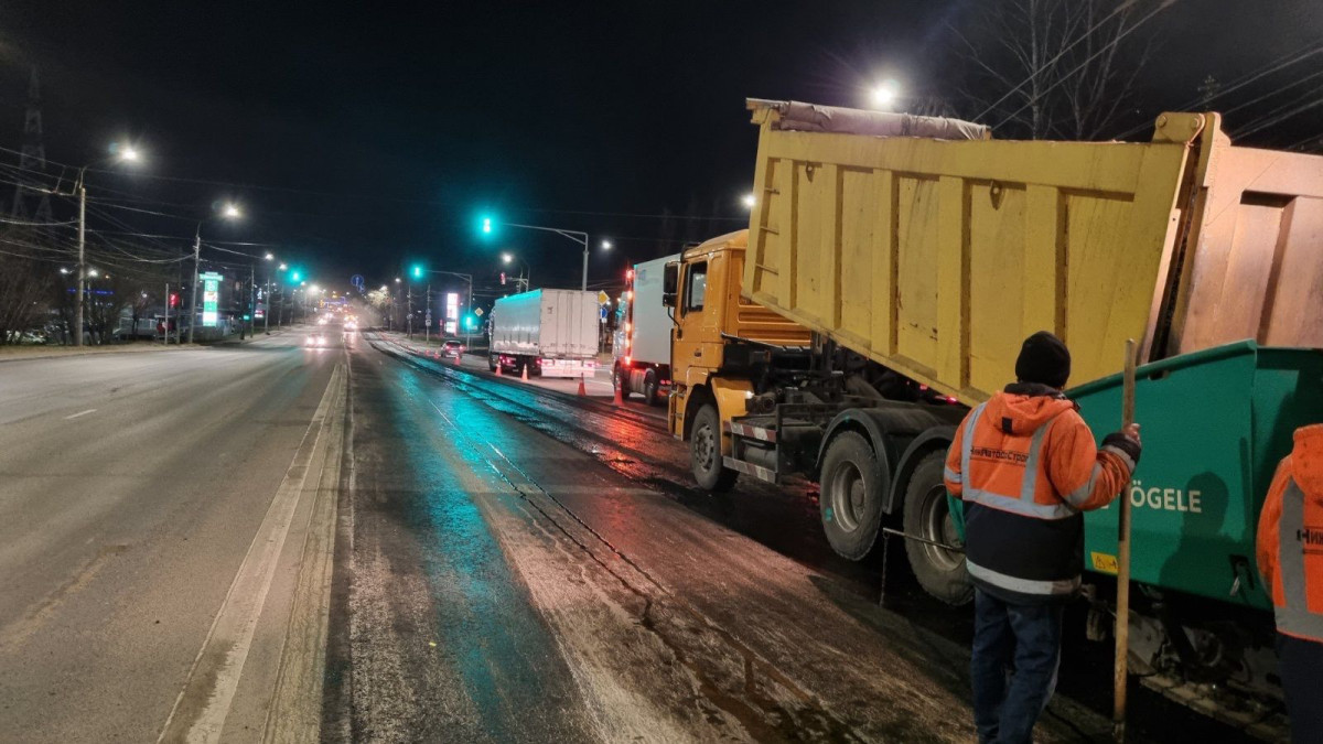 Дороги асфальтируют в Нижнем Новгороде в рамках месячника по благоустройству