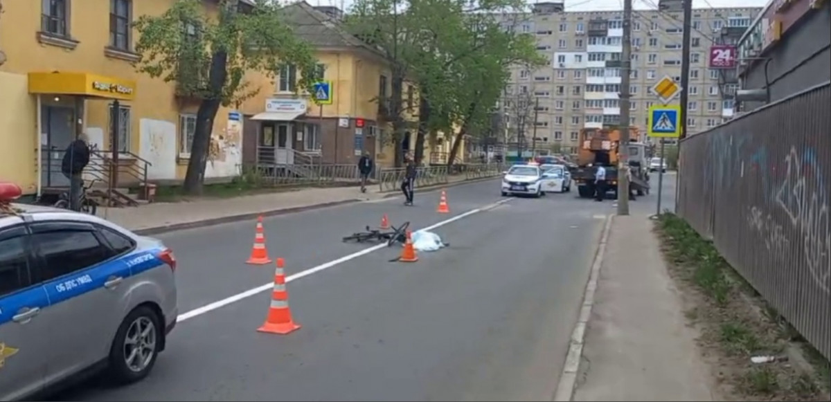 Велосипедист погиб под колесами автокрана в Нижнем Новгороде