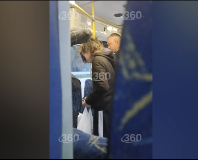 Трое крепких мужчин постригли молодого человека с длинными волосами