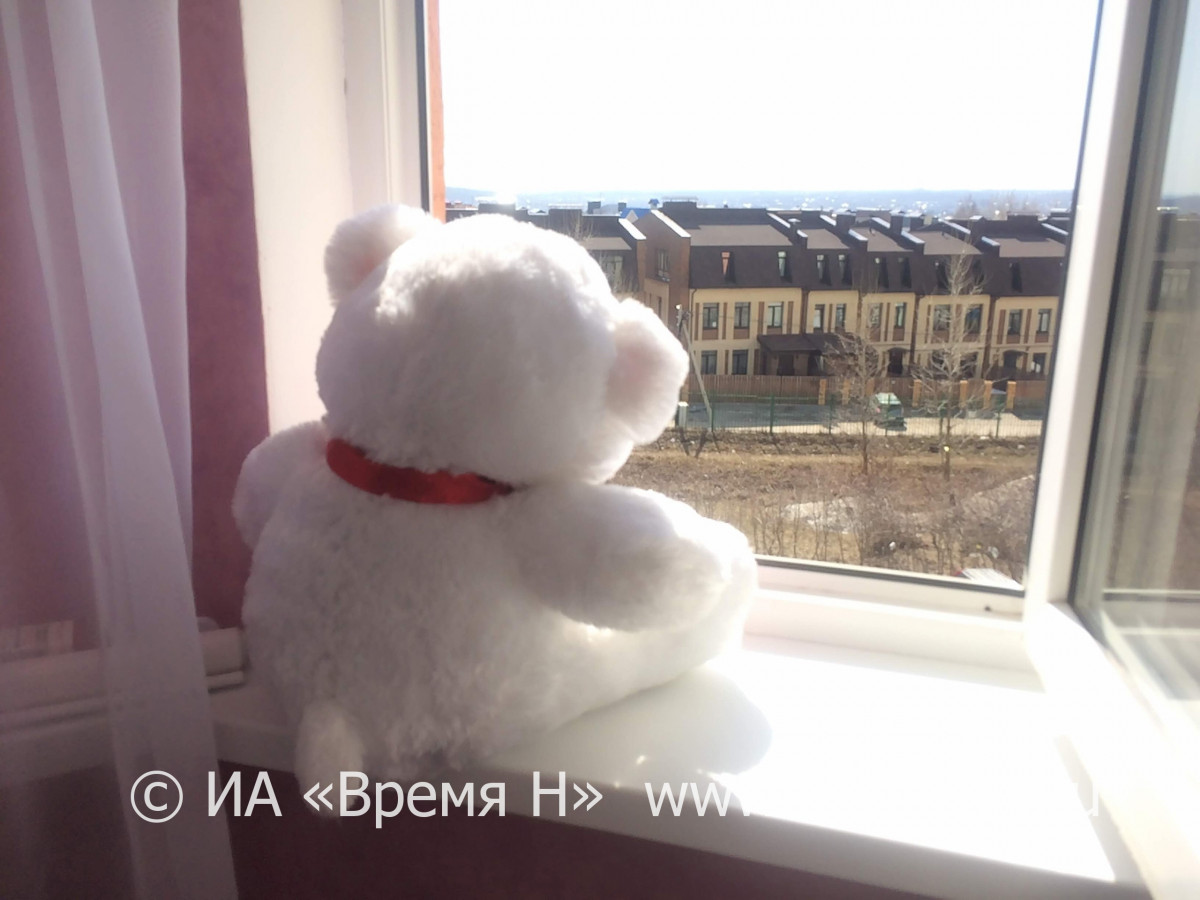 3-летняя девочка упала с пятого этажа дома и выжила