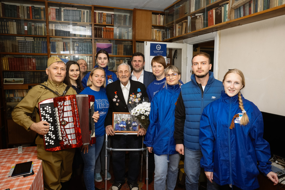 Нижегородские ветераны войны получают поздравления от активистов и волонтеров
