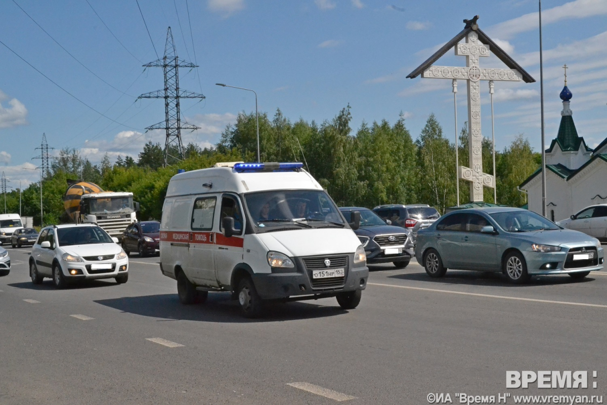 Неадекватная женщина бегала по Сормовскому шоссе в Нижнем Новгороде