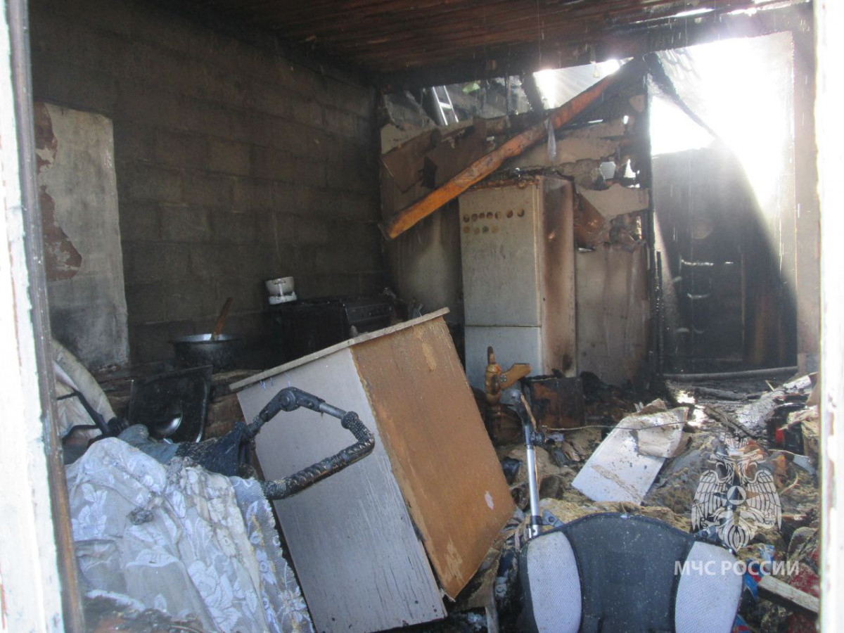 Частный дом сгорел из-за короткого замыкания в Краснобаковском округе