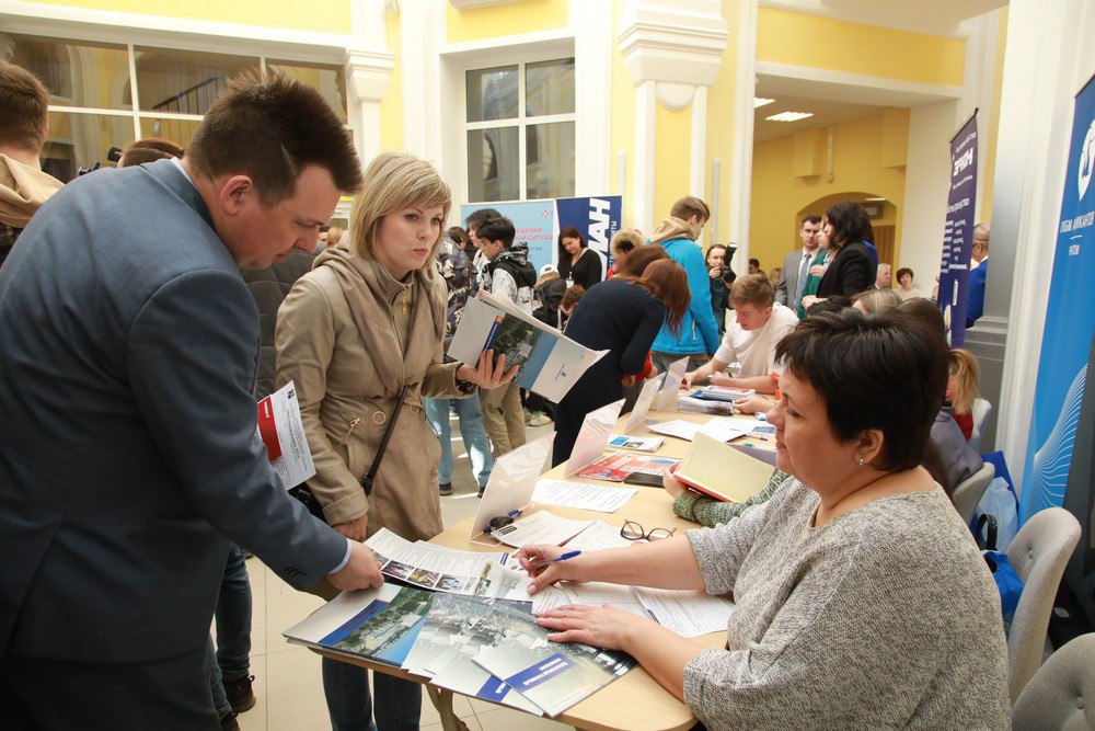 Почти 200 нижегородцев устроились на работу благодаря участию во Всероссийской ярмарке трудоустройства