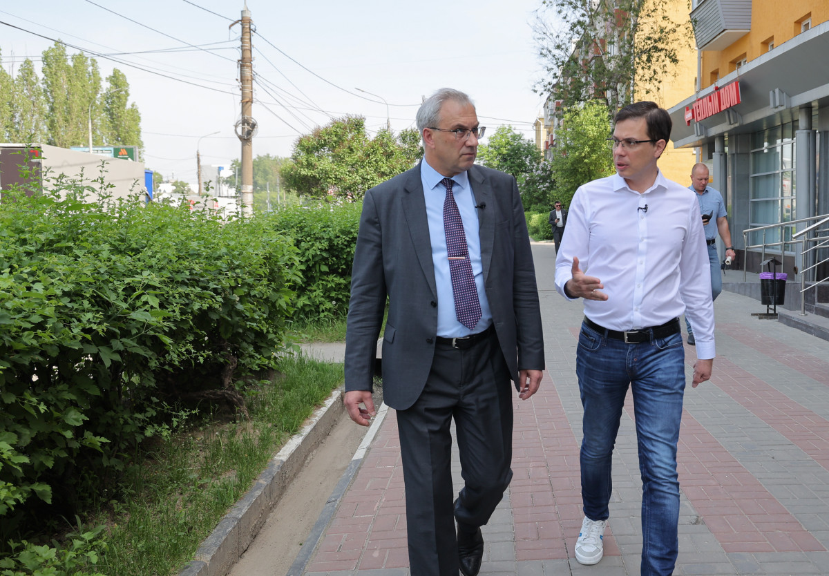 Шалабаев поручил восстановить озеленение и выполнить ремонт тротуаров на проспекте Ленина