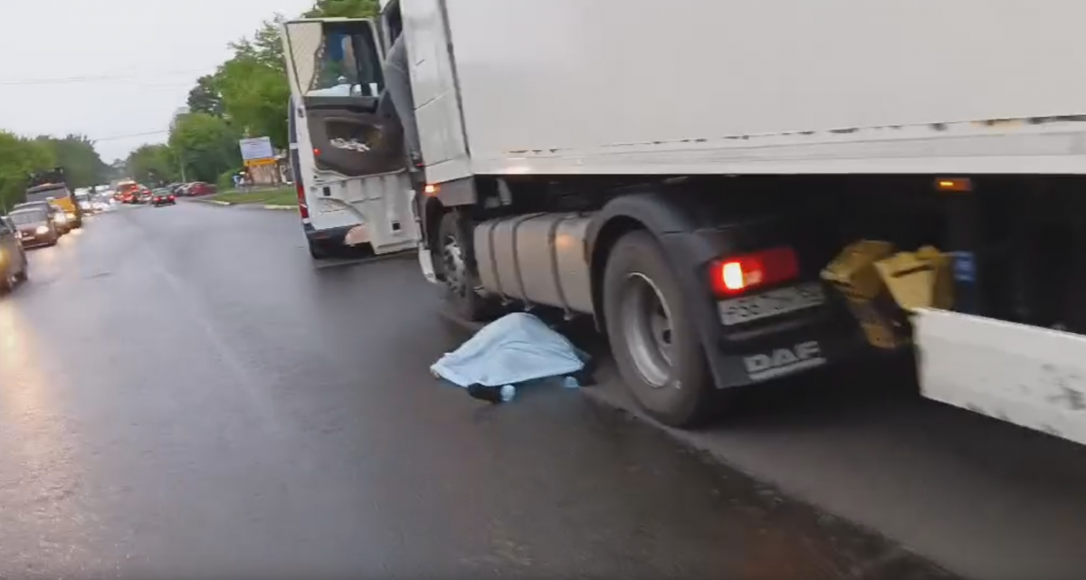 Фура насмерть сбила пенсионерку в Нижнем Новгороде