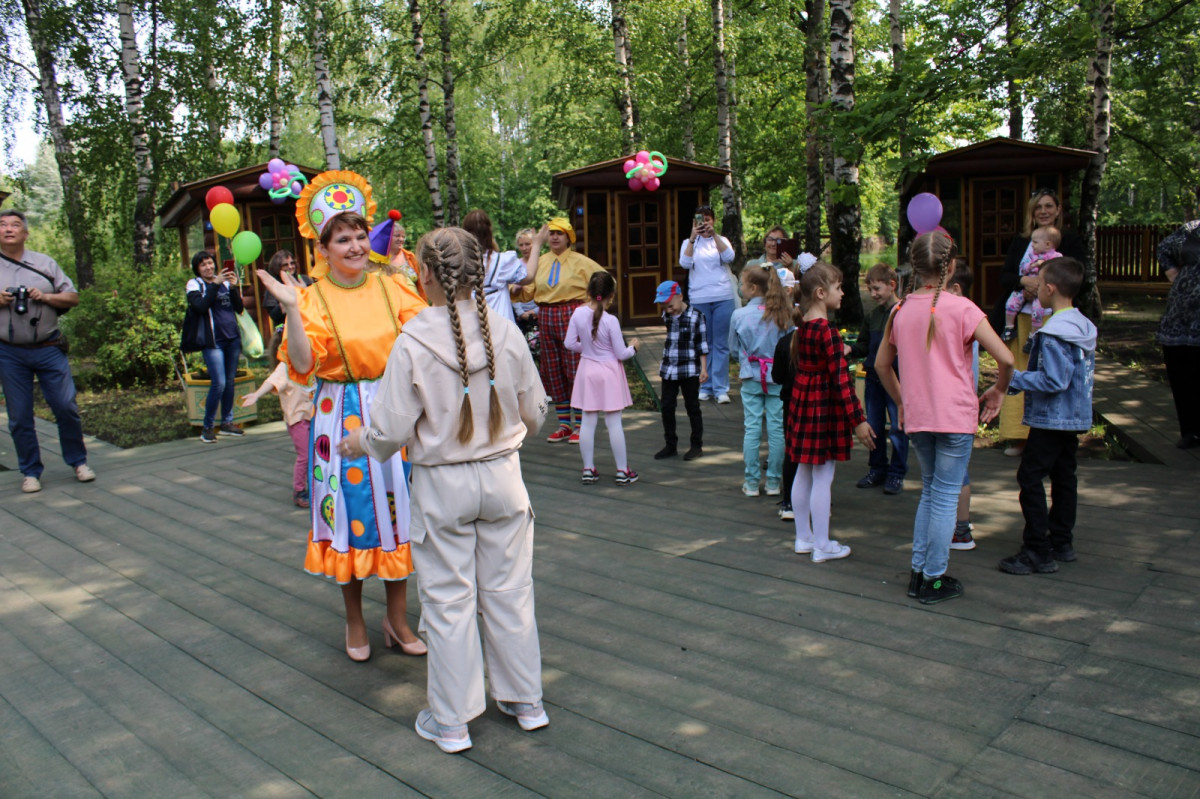 Благотворительные мероприятия для детей участников СВО прошли в Автозаводском районе