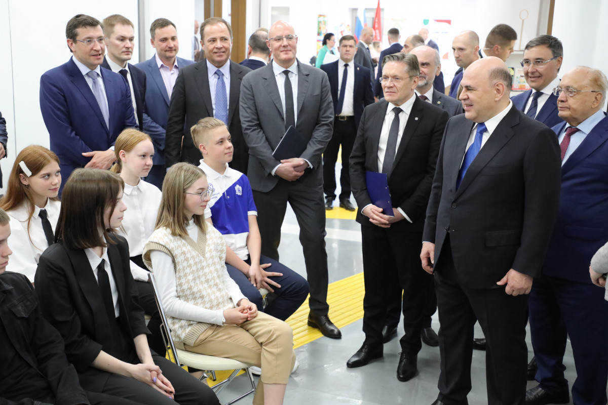 Мишустин встретился со старшеклассниками в детском технопарке «Кванториум Саров»