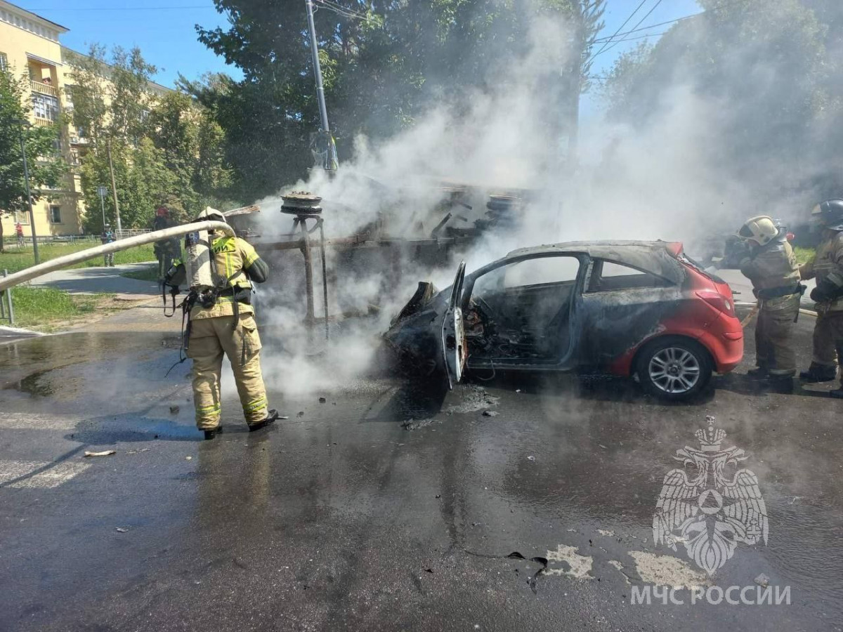 Два человека пострадали в результате возгорания автомобилей в Нижнем Новгороде