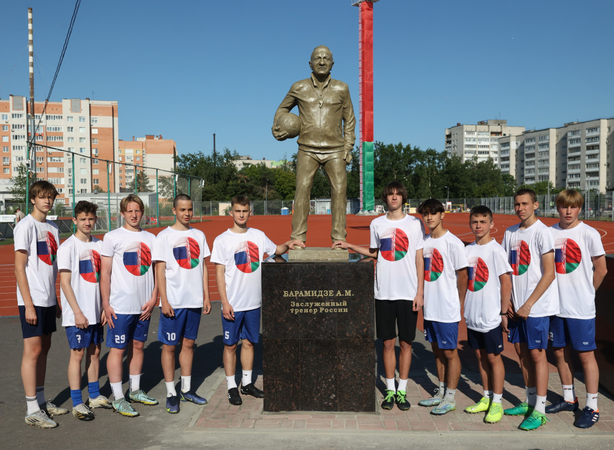 Памятник заслуженному тренеру России Автандилу Барамидзе установлен в Дзержинске