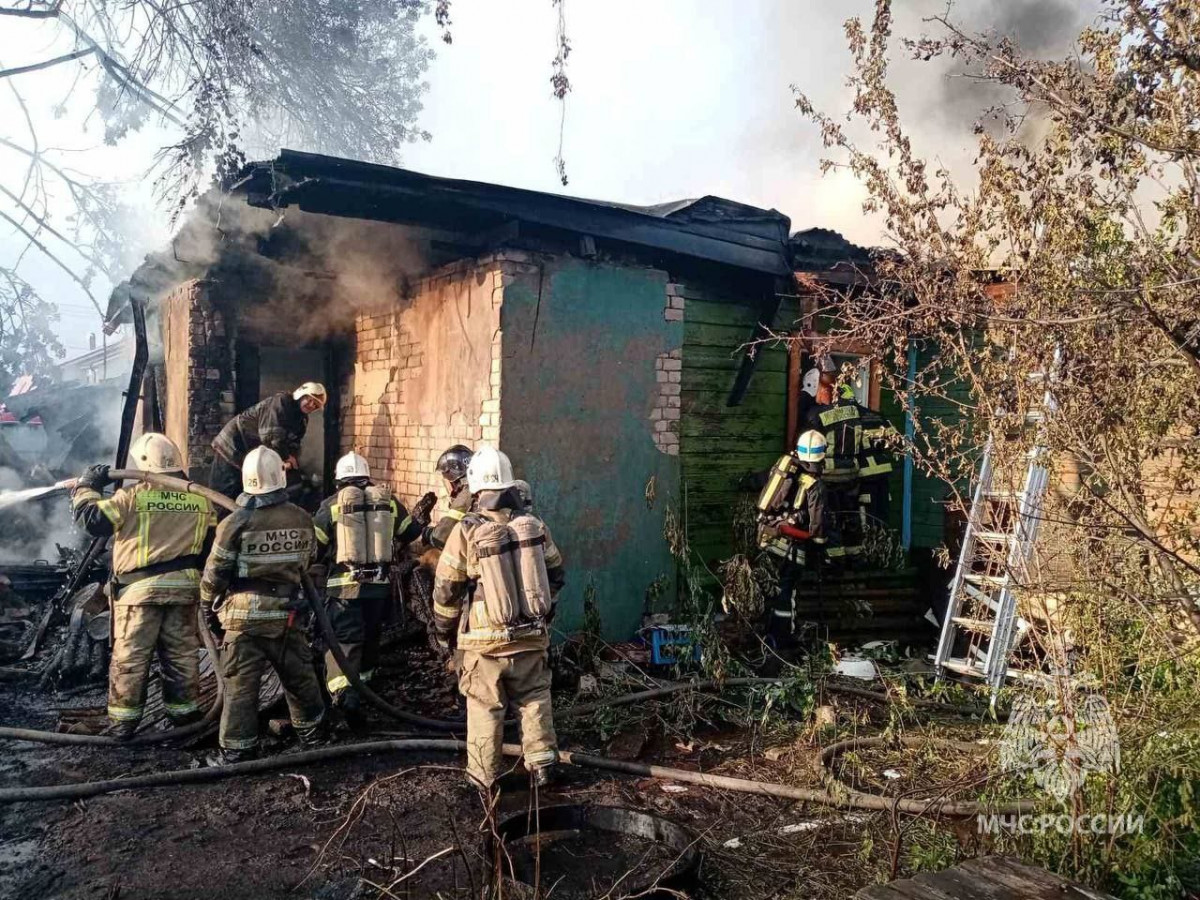 Опубликовано видео крупного пожара на улице Архимеда в Нижнем Новгороде