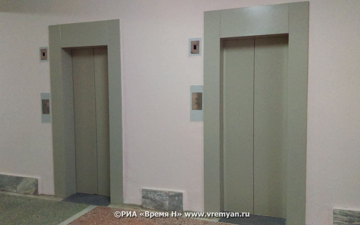 Мужчина избил пенсионерку и вышвырнул ее из лифта многоэтажки