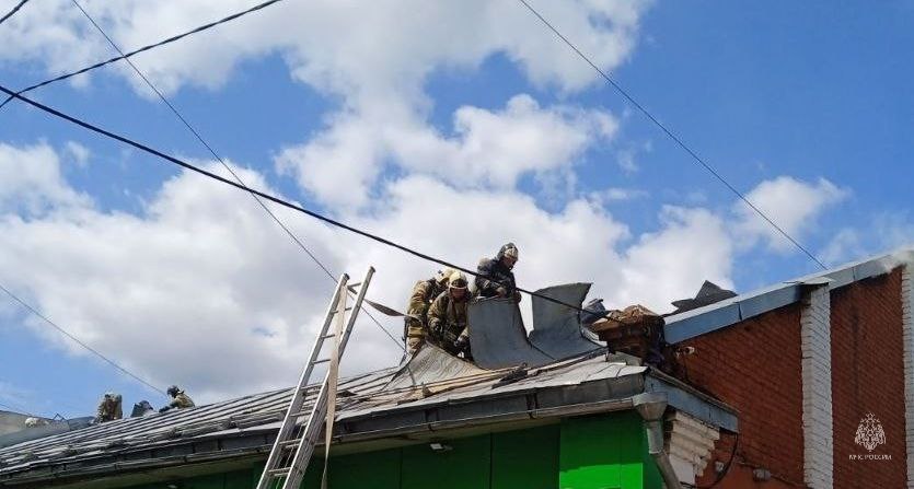 Магазин с пристроем горели днем 18 июня в Нижнем Новгороде