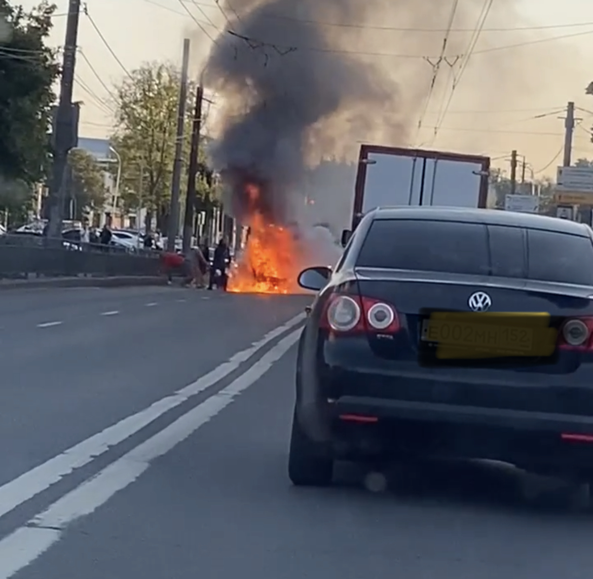 Мотоцикл загорелся после ДТП в Автозаводском районе Нижнего Новгорода
