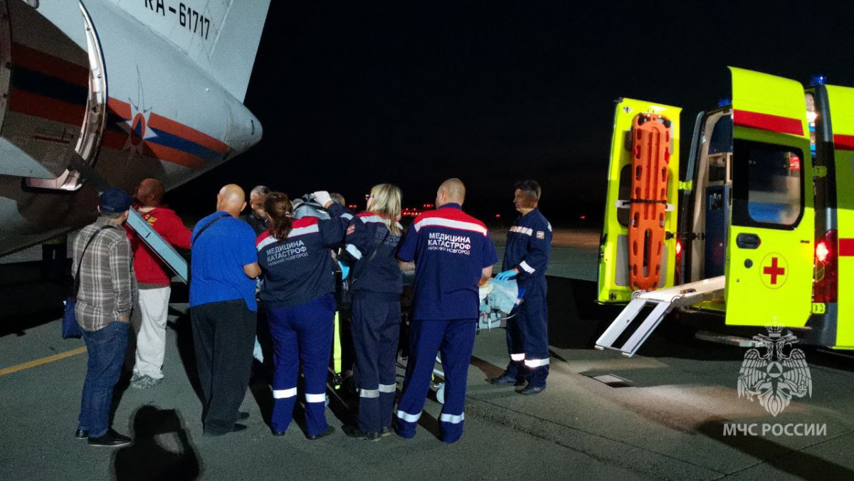 Двух тяжелобольных спецбортом МЧС доставили из Грозного в Нижний Новгород