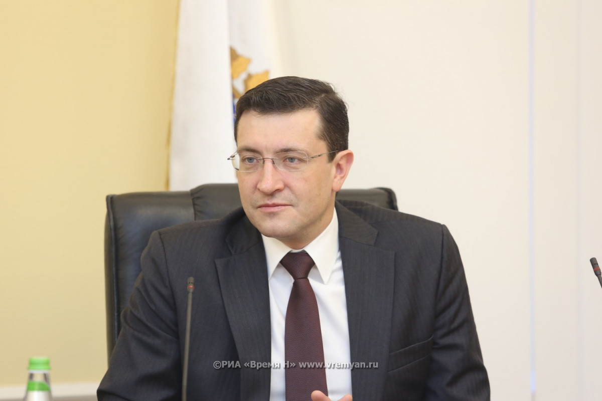 Губернатор Глеб Никитн поздравил с праздником сотрудников ГИБДД