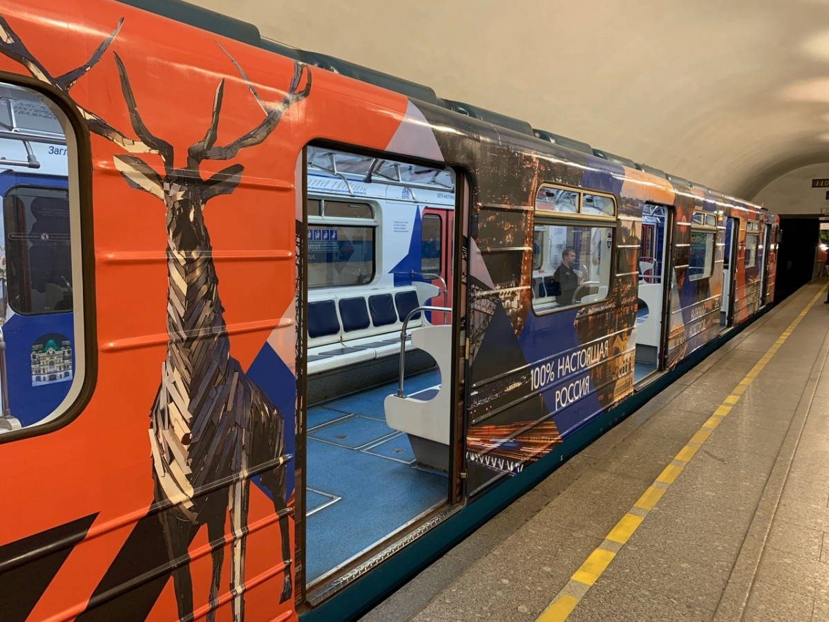 В Санкт-Петербургском метро начал курсировать поезд, посвященный Нижегородской области