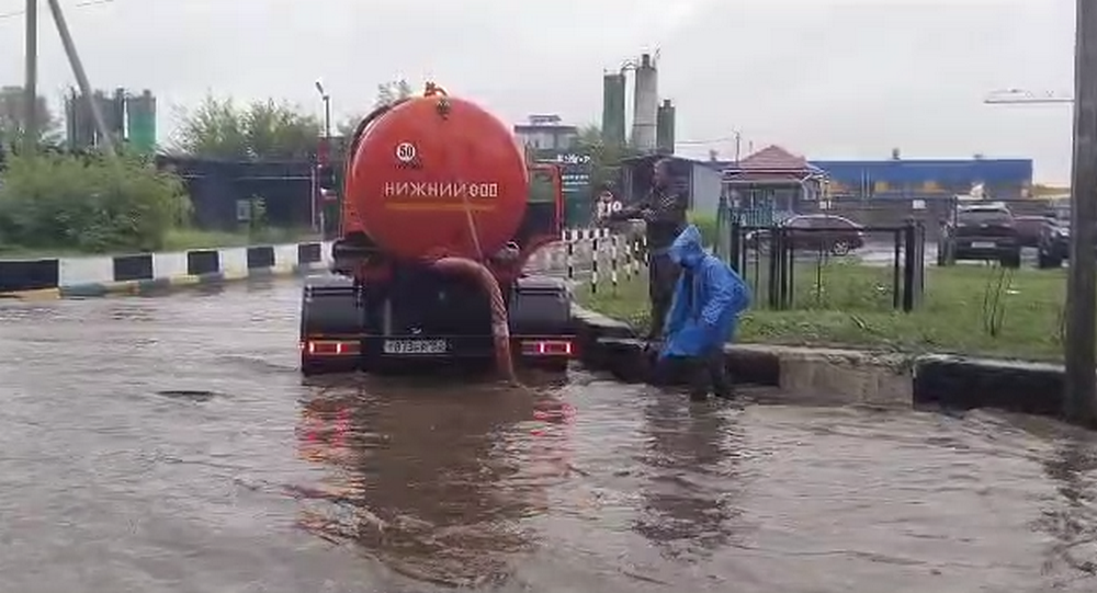 Работы по откачке воды ведутся в Нижнем Новгороде