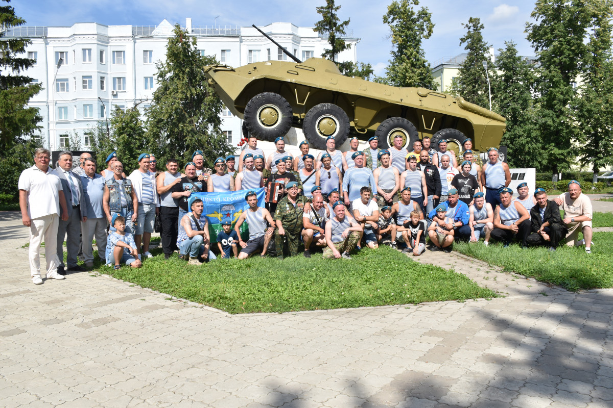 Митинг в Дзержинске состоялся в День Воздушно-Десантных Войск