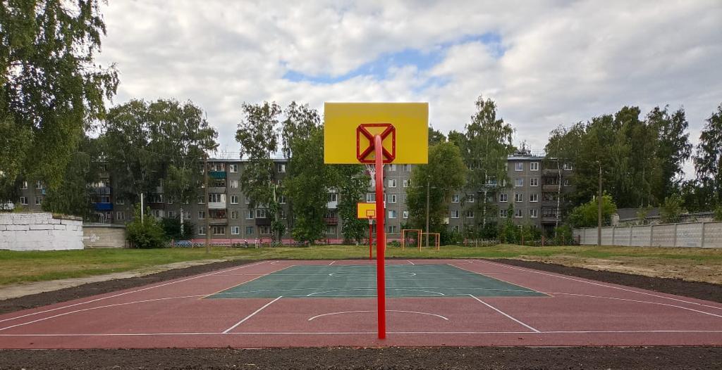 Баскетбольно-волейбольную площадку установили в Автозаводском районе