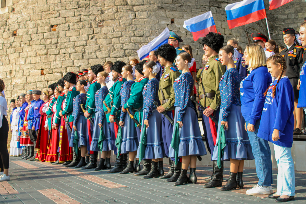 Нижегородцы присоединились к хоровой акции в честь Дня флага