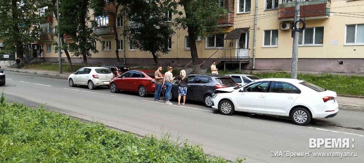 Массовое ДТП произошло на улице Должанской в Нижнем Новгороде