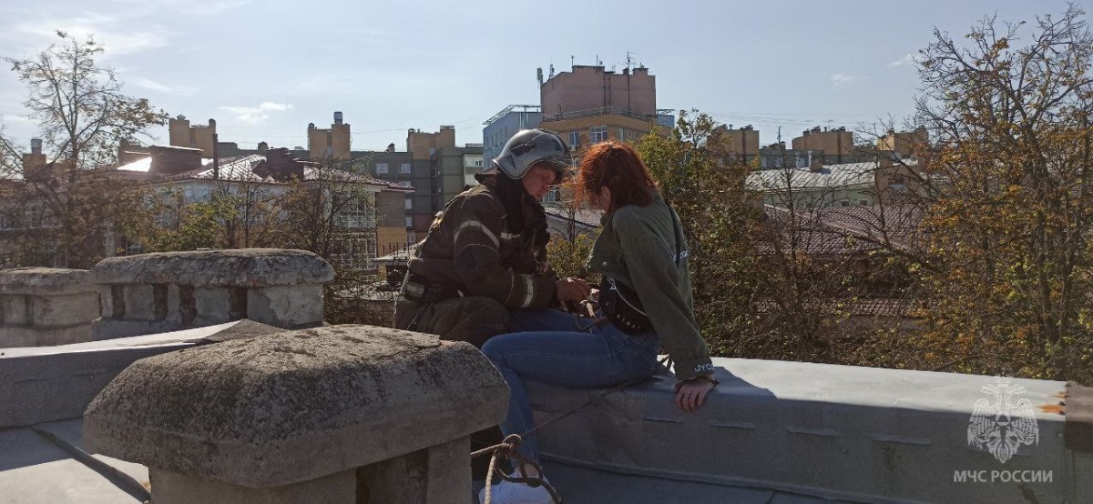 Пожарные спасли девушку на улице Новой в Нижнем Новгороде