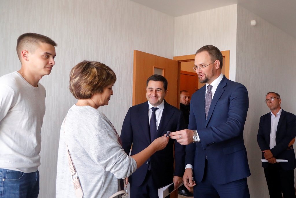 Дольщики ЖК «Европейский» и «Новинки Smart City» получили ключи от новых квартир